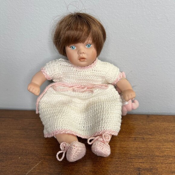 Pauline Bjonness Jacobsen Other - Pauline Bjonness Jacobsen Baby Doll Porcelain Brown Hair Blue Eyes Crochet